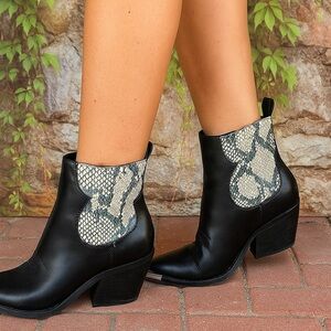 DOLCE VITA Albie Western Booties in Black Leather and Reptile, 8.5